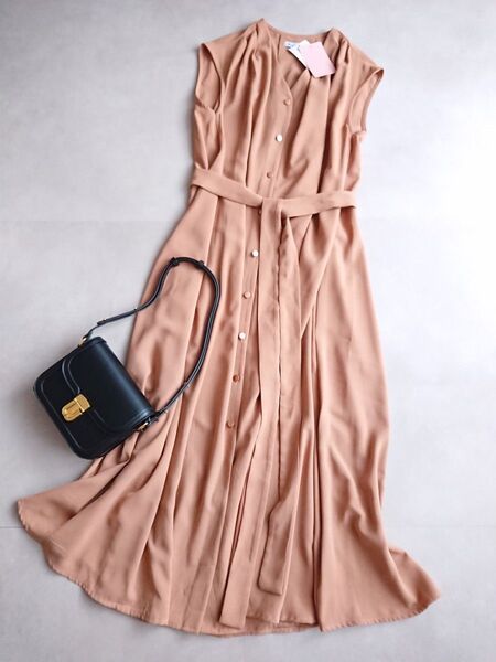 未使用Futier landショルダタックロングワンピース
