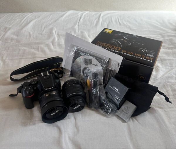 Nikon D5500 レンズ 18-55mm & 35mm f/1.8G 中古