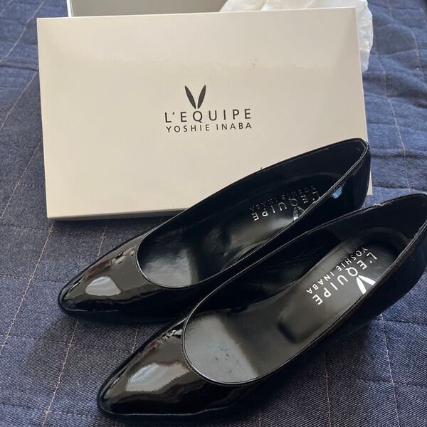 L'EQUIPE YOSHIE INABA エナメルパンプス ブラック