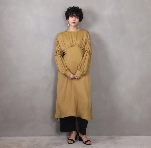 LOUISE ODIER☆袖クシュクシュバックリボンデザインロングワンピース 長袖ワンピース