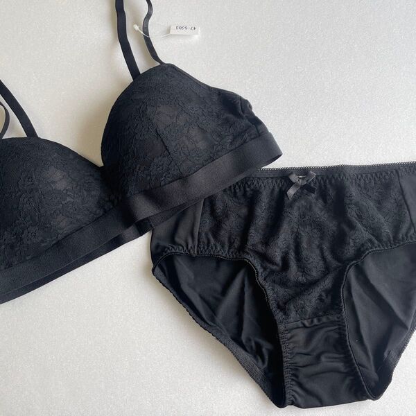 トリンプ ノンワイヤーブラジャー ブラック黒 ブラ&ショーツセットLL 未開封