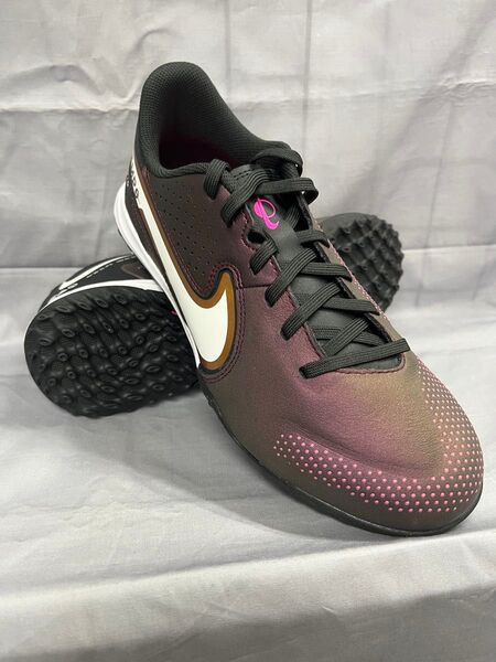 NIKEジュニアサッカートレーニングシューズ JRレジェンド9アカデミーTF(ワイン)22.0cm 定価6050円 未使用品