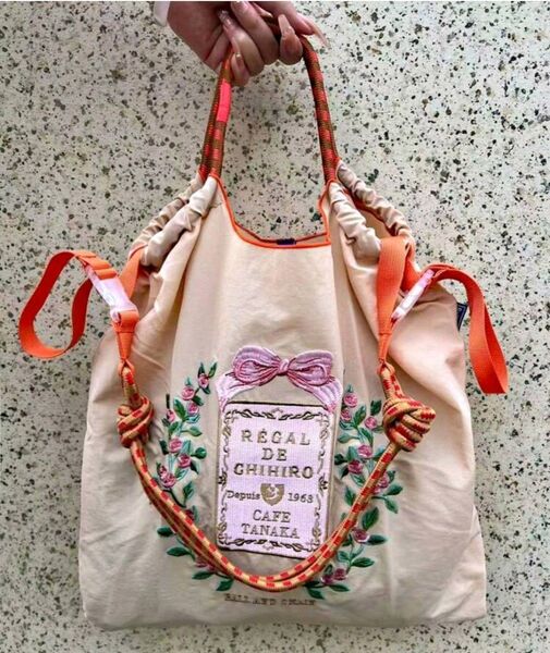 花柄 リボン フラワー リース 刺繍バッグ エコバッグ ◆ベージュ◆トートバック◆ショルダーストラップ付き【新品・未使用】