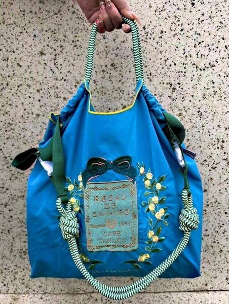 花柄 フラワー リース 刺繍バッグ エコバッグ ◆ブルー◆トートバック◆ショルダーストラップ付き【新品・未使用】