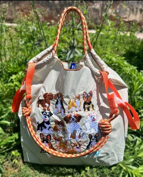 ナイロン刺繍バッグ エコバッグ ◆犬がいっぱい◆ショルダーストラップ付き◆新品