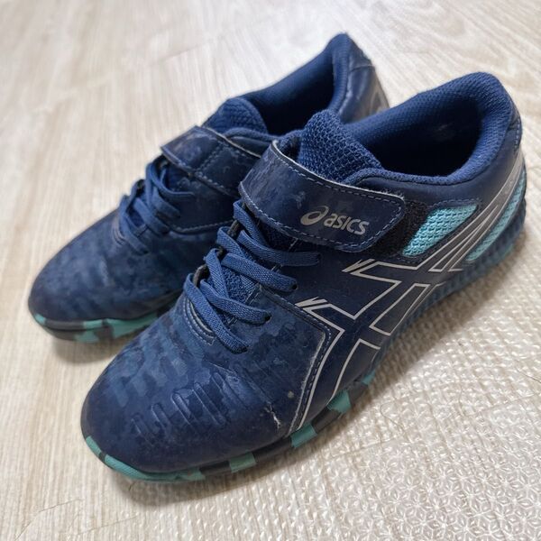 asics レーザービーム 22
