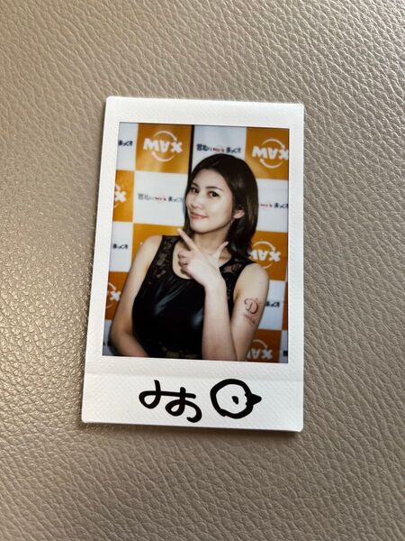 【美乃すずめ】 直筆サイン入りチェキ