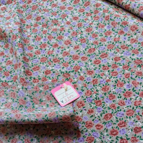 洋服向き 定価3500円 伸縮なし 生地幅112×およそ160センチ