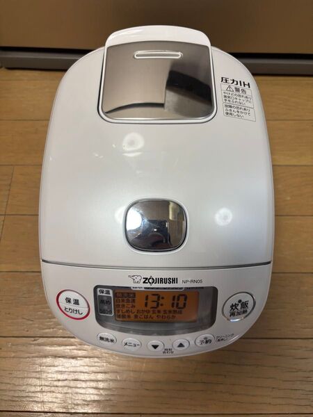象印 NP-RN05 炊飯器 ホワイト 3合炊き 2024年製