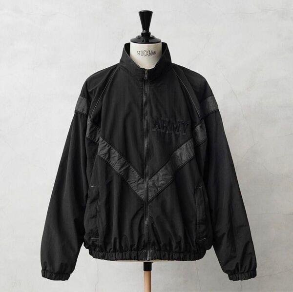 実物 USED 米軍 U.S.ARMY IPFU フィットネスジャケット DEEP BLACK染め(M-L)アウター ミリタリー