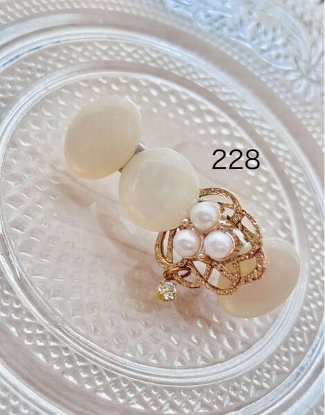 228ミニヘアクリップ ハンドメイド ヘアアクセサリー ホワイト パール キラキラ ストーン