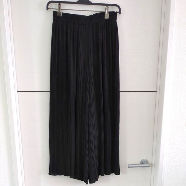 【UNIQLO】ユニクロ 細プリーツパンツ ワイドパンツ スカーチョ ガウチョ 黒 M