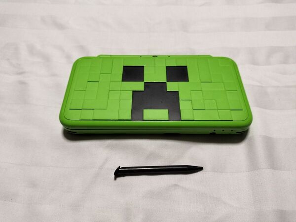 任天堂 Newニンテンドー2DS LL マインクラフトクリーパーエディション MINECRAFT