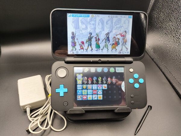 Newニンテンドー2DS LL 。充電器。互換タッチペン。SD。 任天堂