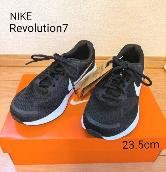 【新品未使用・タグ付】NIKE レボリューション7 ワイド ランニング シューズ 23.5cm ブラック