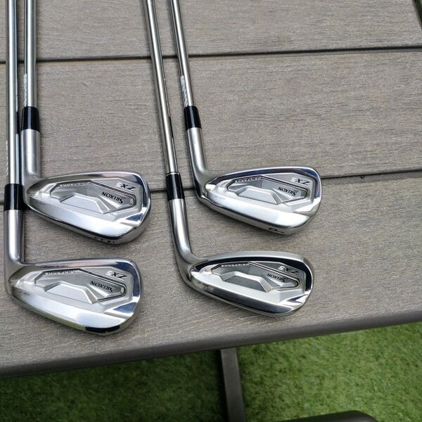 SRIXON スリクソンZX5 MK2 7番と9番PW,SW4本セットです。