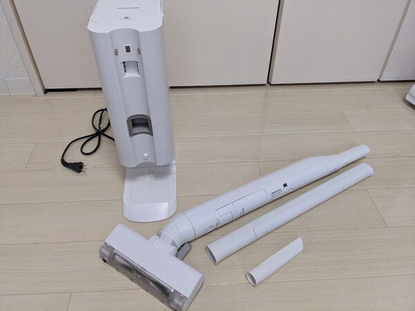 Panasonic コードレス掃除機 MC‐NS10K 2022年製