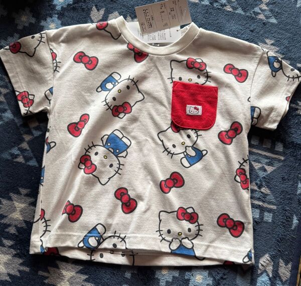 新品タグ付き 匿名配送 キティー Tシャツ 総柄 ポケット付き 90センチ 半袖Tシャツ ベビー服
