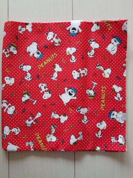 スヌーピーのオックス生地☆サイズ 約110×56cm はぎれ カットクロス 布 資材 SNOOPY