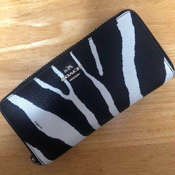 コーチ★COACH ラウンド ファスナー 長財布 レザー 黒 ブラック ゼブラ 柄 白 ホワイト ロング ウォレット