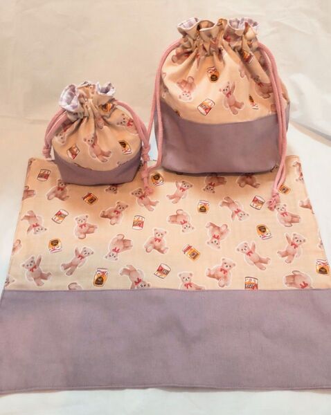 ☆ ハンドメイド ランチョンマット・お弁当袋・コップ袋 テディベア・くすみパープル ☆