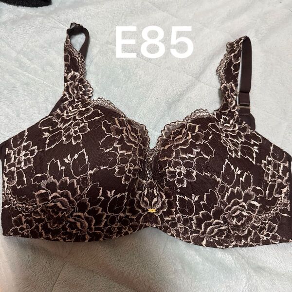 E85 ブラジャー