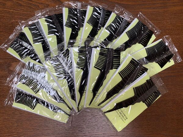 毛染めブラシ(パオンクリームカラー 白髪染め の付属品です)ヘアカラーブラシ 髪染めコーム カラーリング用品 ヘアダイコーム ハケ