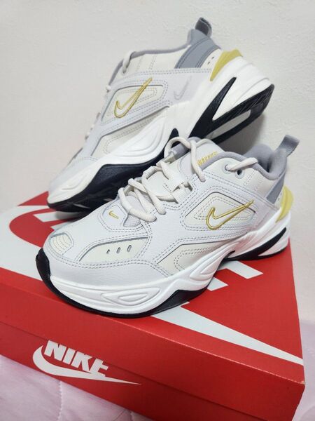 ナイキ NIKE スニーカー ホワイト 新品 23cm M2K テクノ