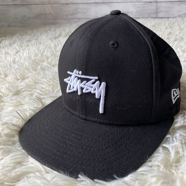 【希少コラボ】stussy newera ステューシー ニューエラ キャップ 帽子 黒 アジャスター 刺繍ロゴ