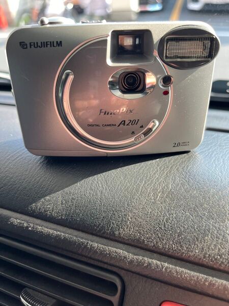 Fujifilm FinePix A201 デジタルカメラ