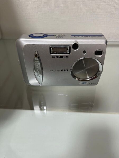 Fujifilm FinePix A303 デジタルカメラ 3.2メガピクセル
