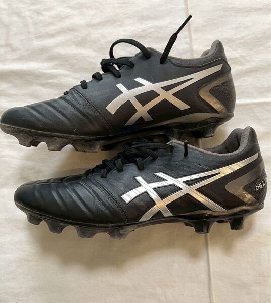 ASICS DS LIGHT サッカーシューズ ブラック/シルバー 25cm
