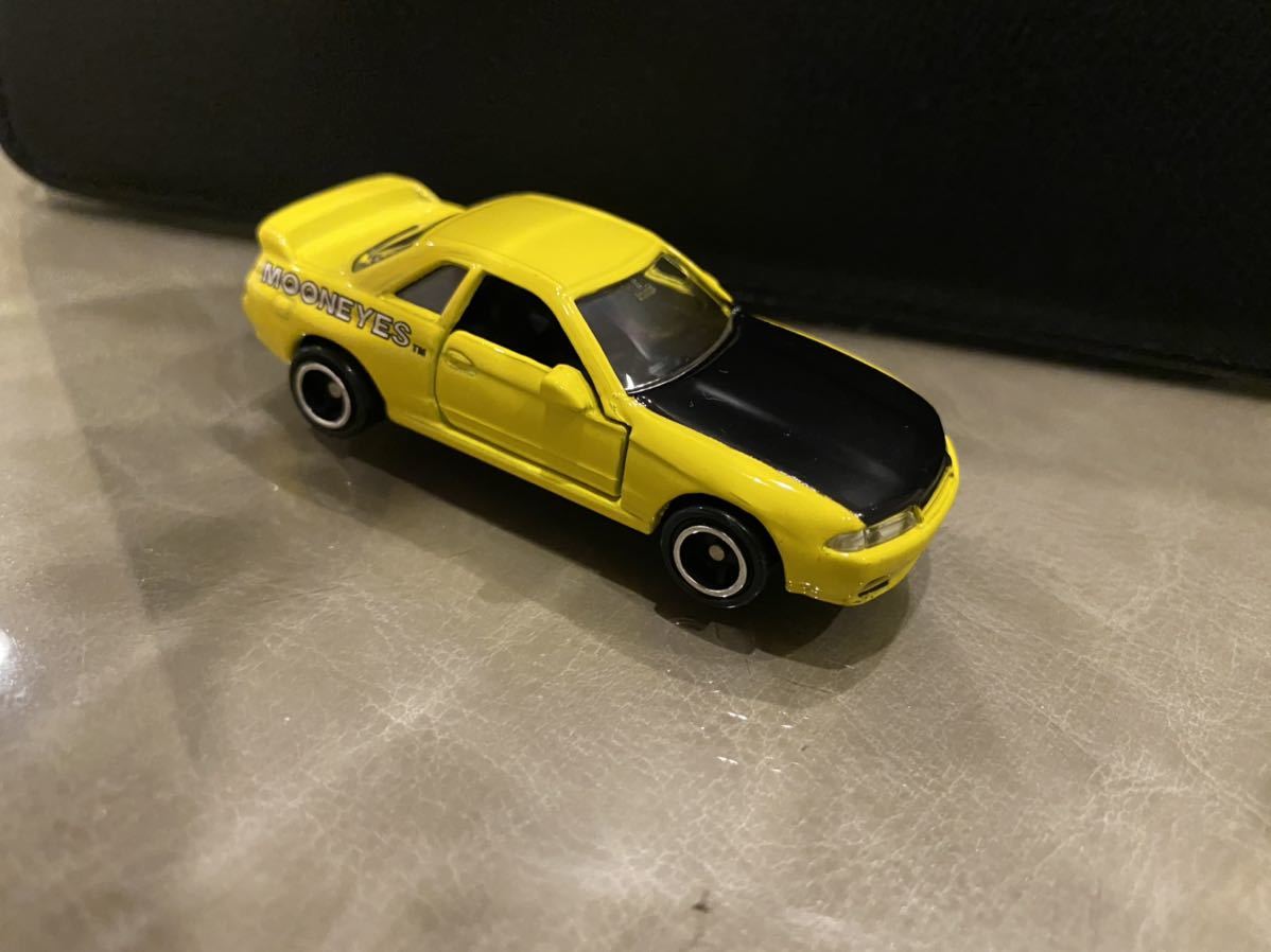 トミカ ギフト 日産 スカイライン GT-R R32 MOONEYES COLLECTION