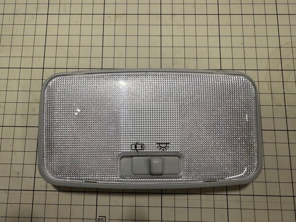 純正 ZVW30プリウス ルームランプ 中古品