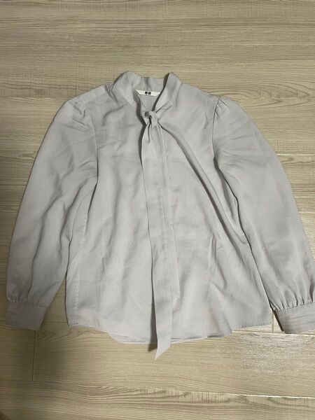 ユニクロ UNIQLOレーヨンボウタイブラウス(長袖) XS