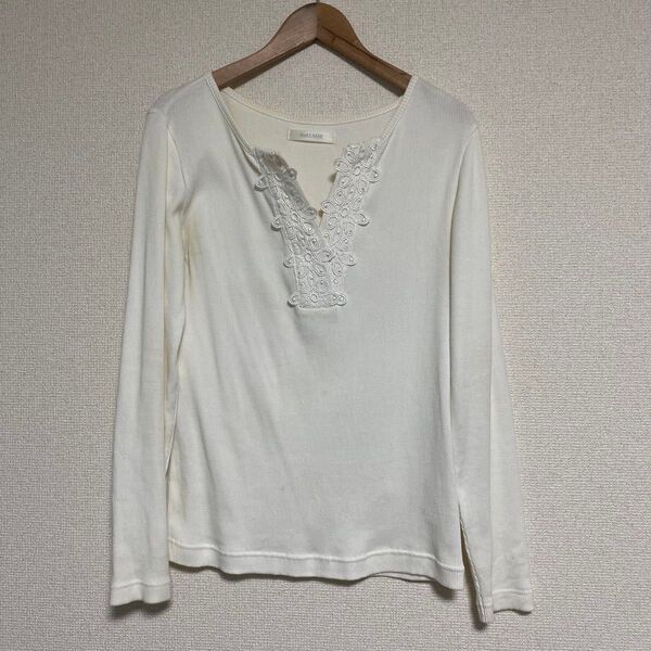 DoCLASSE ドゥクラッセ M 長袖 刺繍 シャツ ホワイト 白 カットソー 長袖Tシャツ トップス レディース