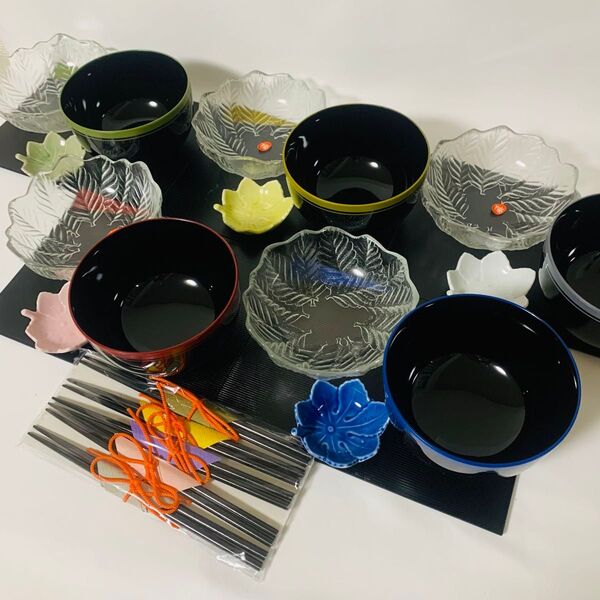 丼ぶり 汁椀 小鉢 食器 計25点 セット 小皿 豆皿 お盆 箸付き ガラス 皿 和食器 箸 お椀 漆器 どんぶり