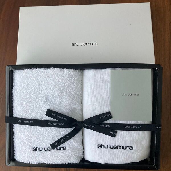 shu uemura タオルチーフ2枚セット 新品未使用 ホワイト