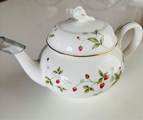 RoyalBoneChina Strawberry FieldTHAILAND ティーポット