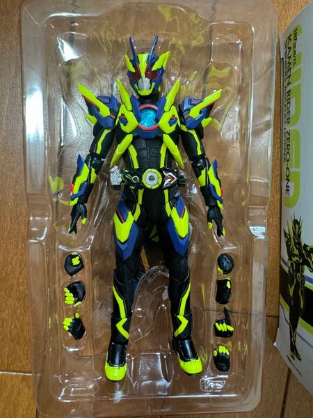 S.H.Figuarts 仮面ライダーゼロワン シャイニングアサルトホッパー