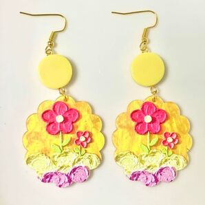 イエロー 絵画 花 ラウンド 丸 揺れる 大ぶり ピアス ハンドメイド