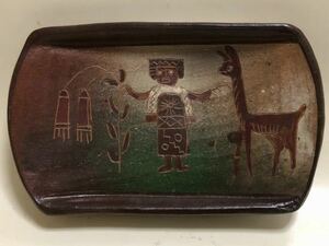 ペルー産 手描き「インカ人とリャマ」味わいエスニック 陶器の絵皿, 工芸品, 陶芸, 土器