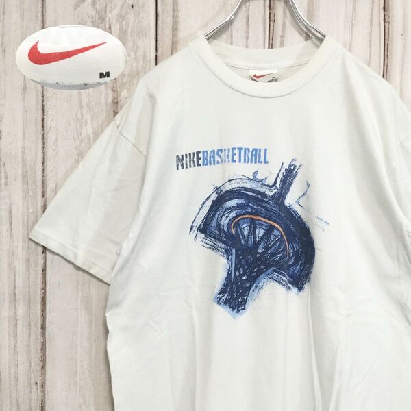 【90s ナイキ 半袖プリントTシャツ】バスケットボール プリントロゴ 海外サイズ M 白 NIKE 古着