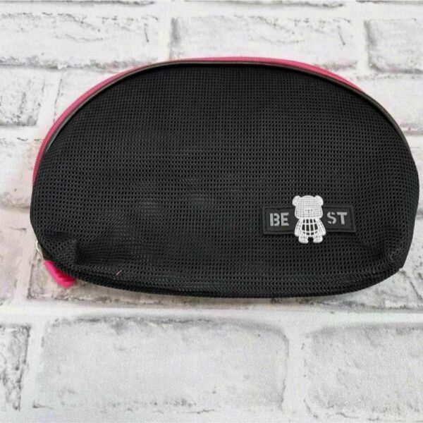 化粧ポーチ メッシュ 半月型 メイクポーチ 人気 化粧品収納 17×24
