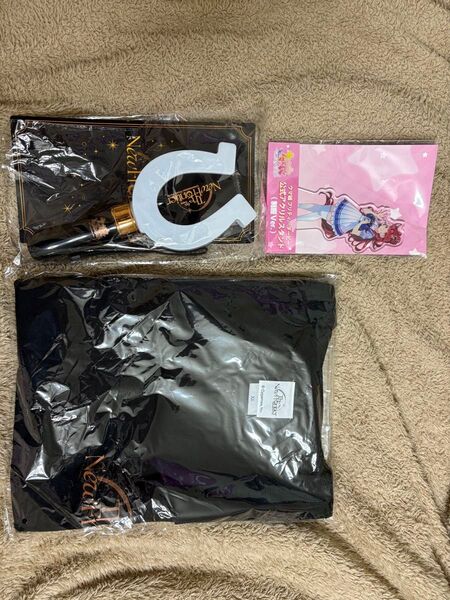 【ウマ娘6th the new frontier】・ラヴズオンリーユーの公式アクスタ・公式Tシャツ(XL)・公式ペンライト