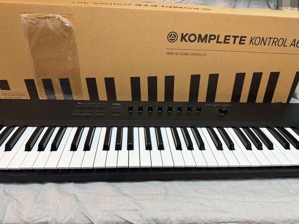 Native Instruments KOMPLETE A61MIDIキーボード