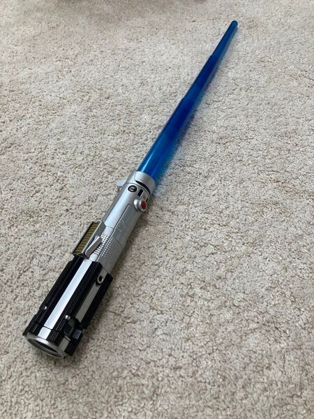 スター・ウォーズ フォースの覚醒 ライトセーバー レイ