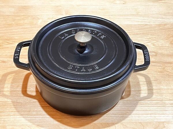 STAUB ストウブ ピコ ココット ラウンド ブラック 24cm 両手鍋 未使用品