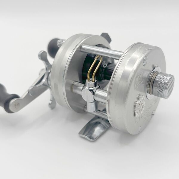 アブabu1500C IARモデル(メンテナンス済み) アンバサダー Ambassadeur 1500C ベイトリール
