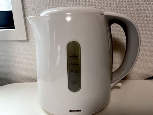 電気ケトル ホワイト 1.2L